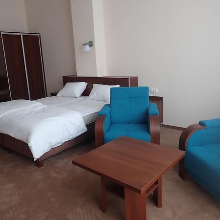 Gosciniec Pan Tadeusz II Hotel Гижицко Екстериор снимка