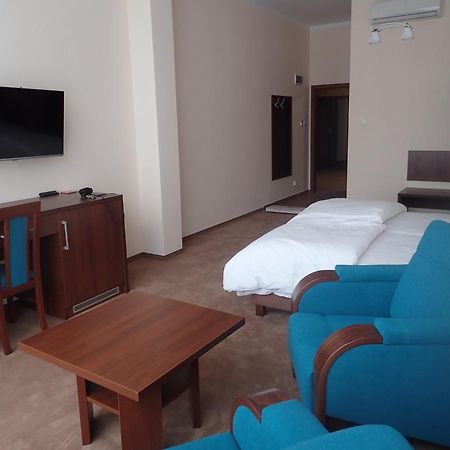 Gosciniec Pan Tadeusz II Hotel Гижицко Екстериор снимка