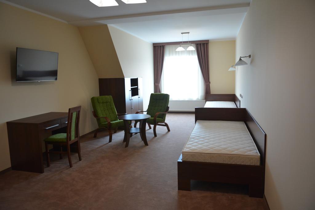 Gosciniec Pan Tadeusz II Hotel Гижицко Екстериор снимка