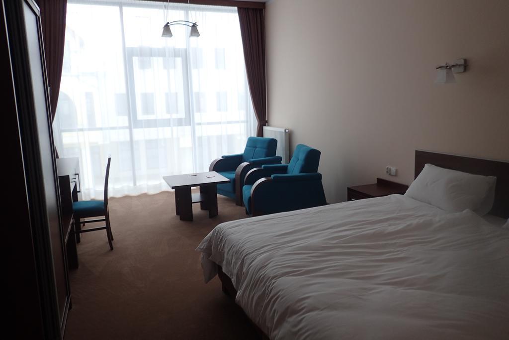 Gosciniec Pan Tadeusz II Hotel Гижицко Екстериор снимка
