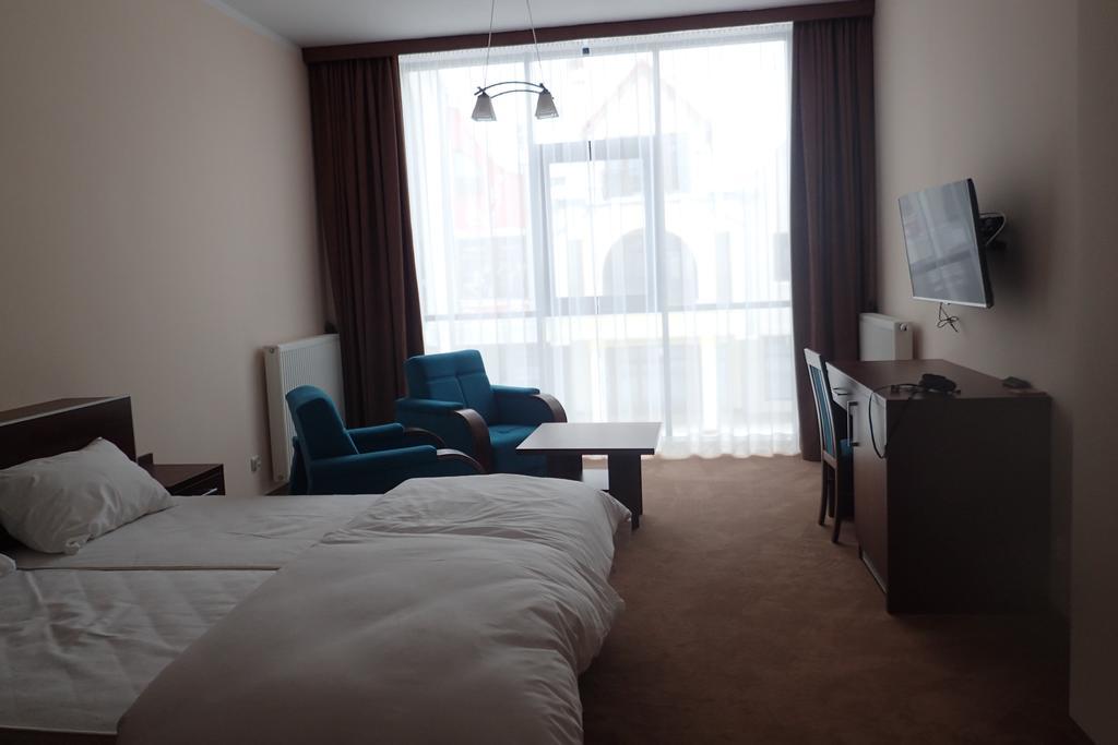 Gosciniec Pan Tadeusz II Hotel Гижицко Екстериор снимка