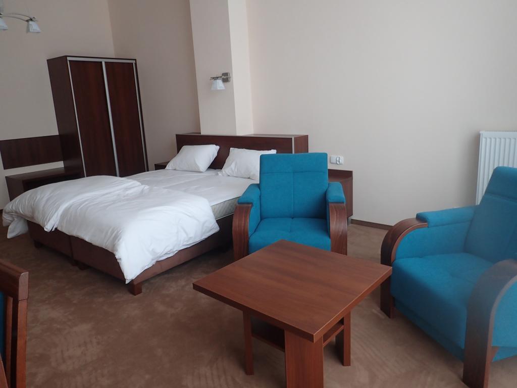 Gosciniec Pan Tadeusz II Hotel Гижицко Екстериор снимка