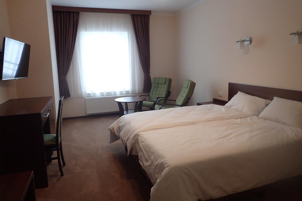 Gosciniec Pan Tadeusz II Hotel Гижицко Екстериор снимка