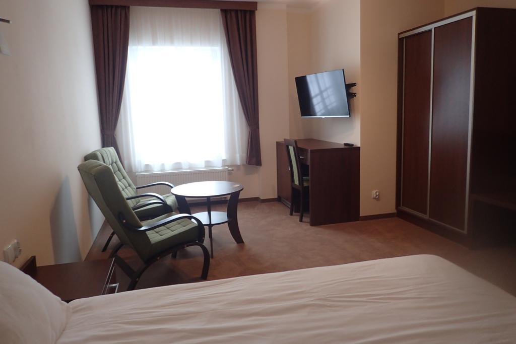 Gosciniec Pan Tadeusz II Hotel Гижицко Екстериор снимка