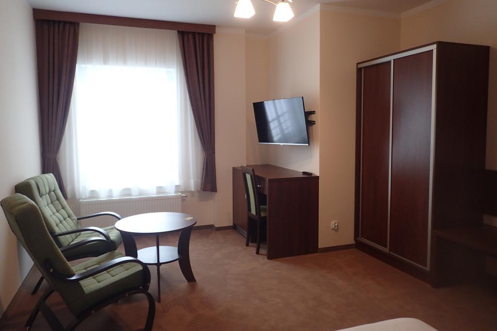 Gosciniec Pan Tadeusz II Hotel Гижицко Екстериор снимка