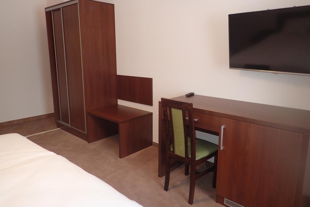 Gosciniec Pan Tadeusz II Hotel Гижицко Екстериор снимка